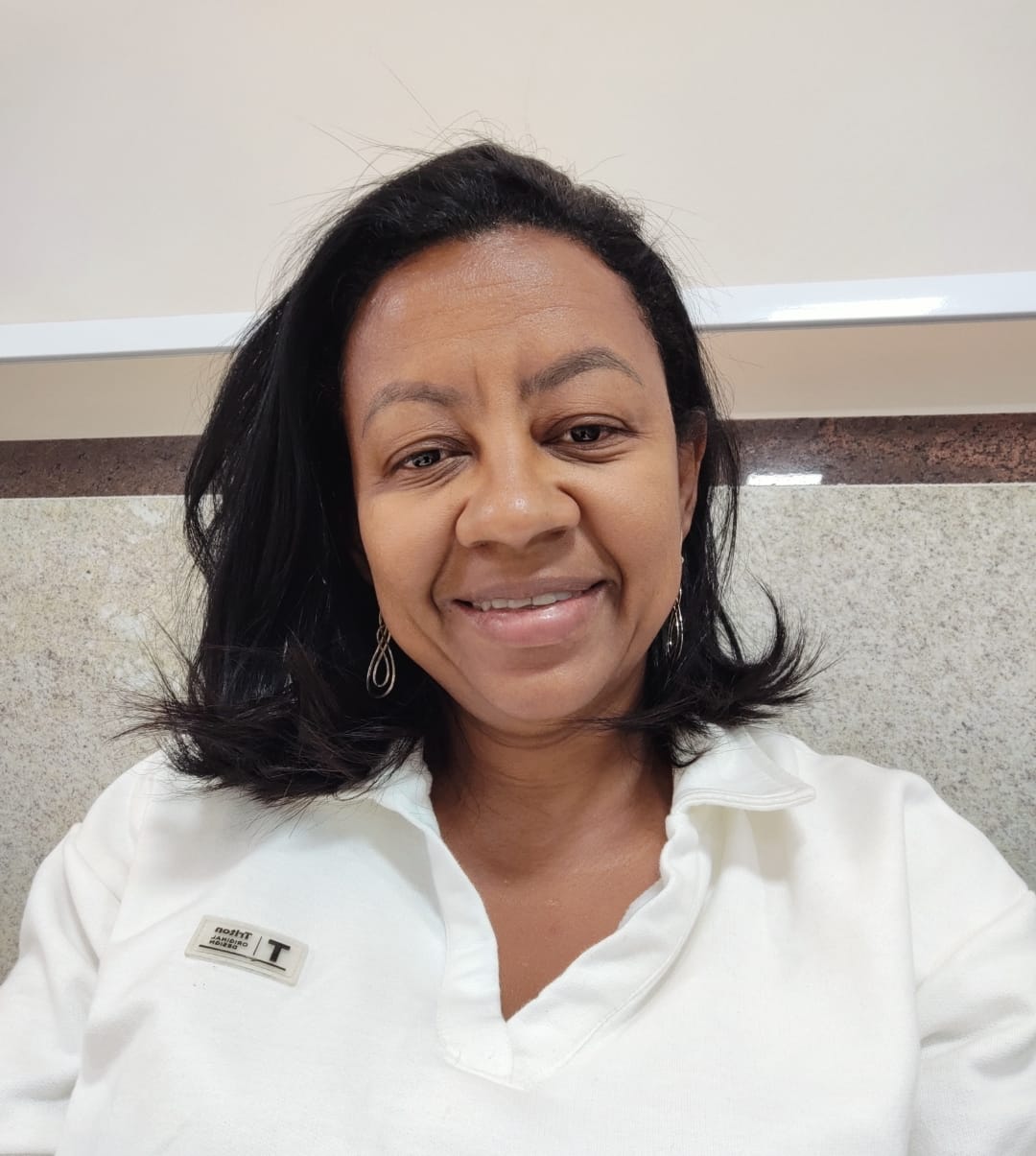 Profa. Dra. Andréia Cezario